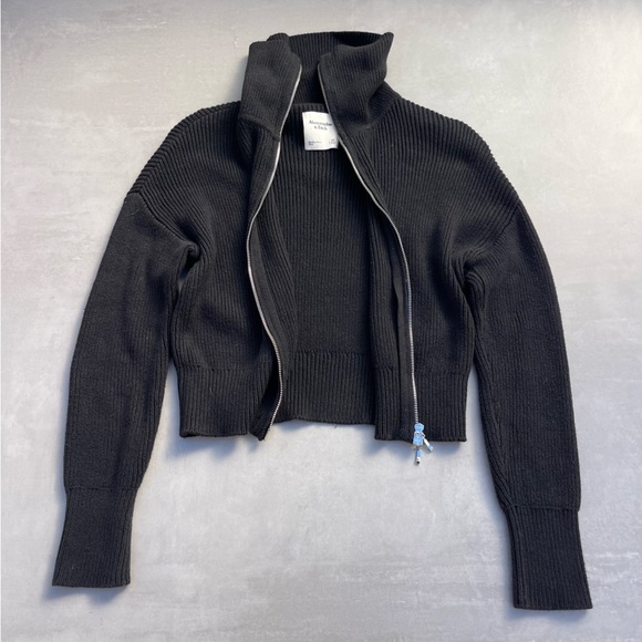 Abercrombie & Fitch Sweaters - Abercrombie & Fitch Black Zip-Up Ribbed Sweater